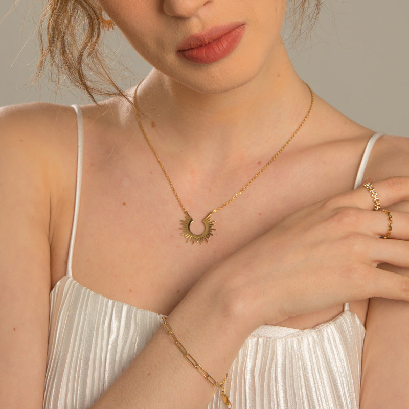 Minimalist 18K Gold Semi-Circle Sunray Necklace