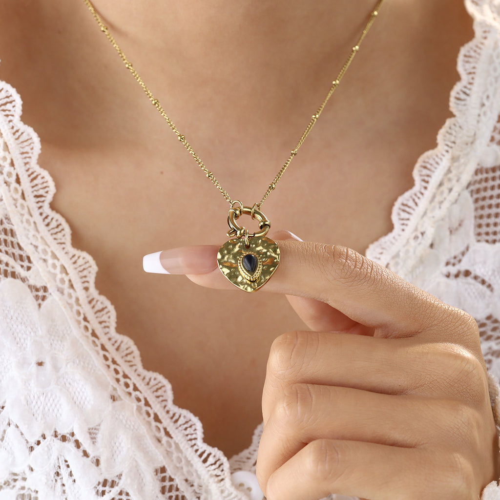 French Vintage-Style Natural Stone Heart Necklace (18K Gold-Plated)