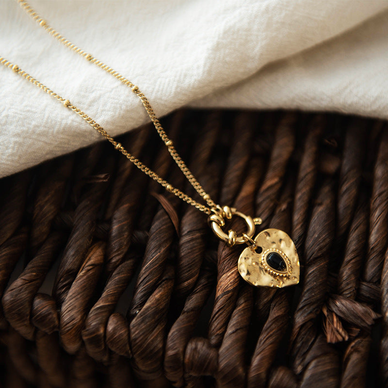 French Vintage-Style Natural Stone Heart Necklace (18K Gold-Plated)